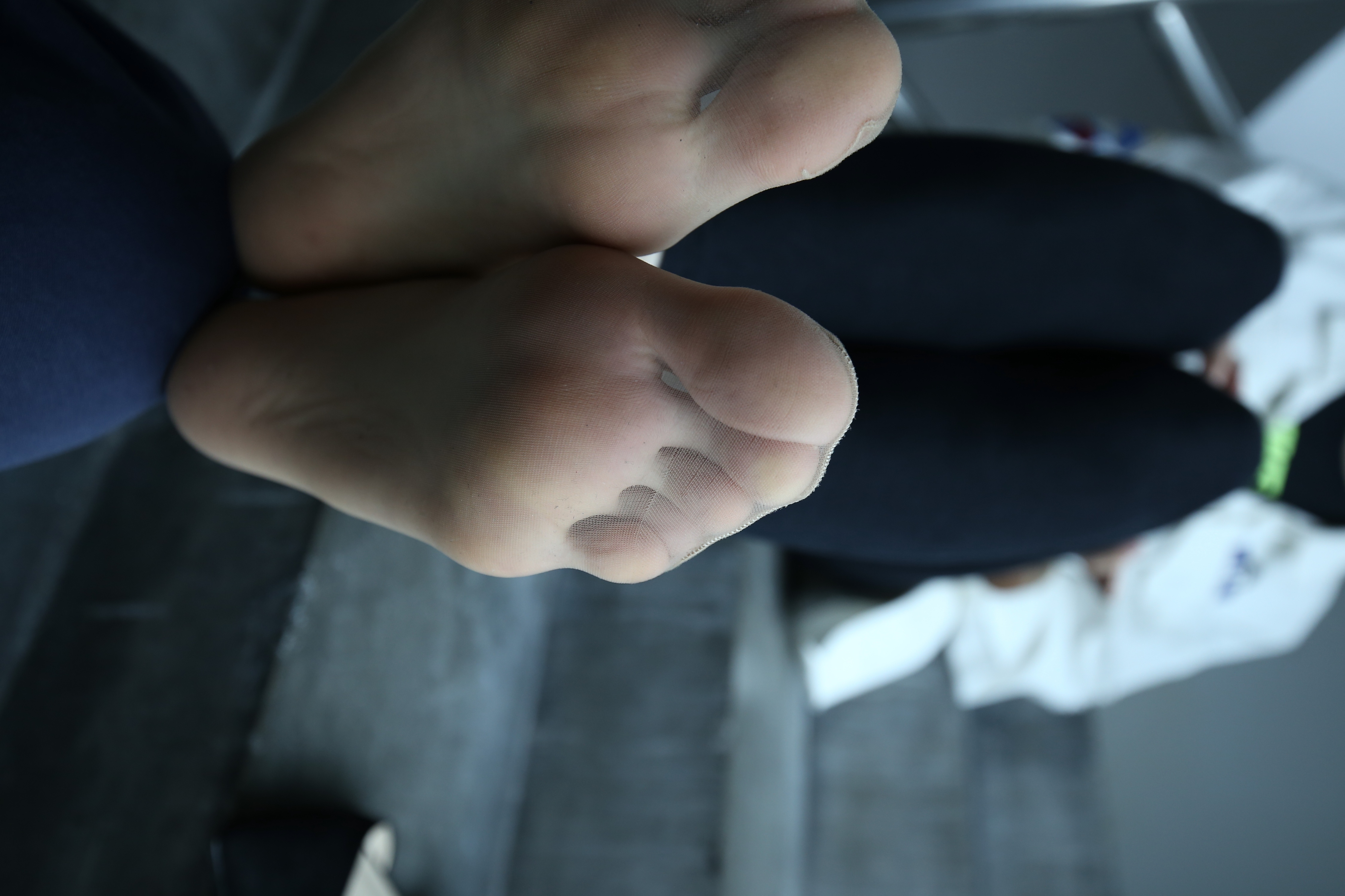 大西瓜爱牙膏·衬黑长裤