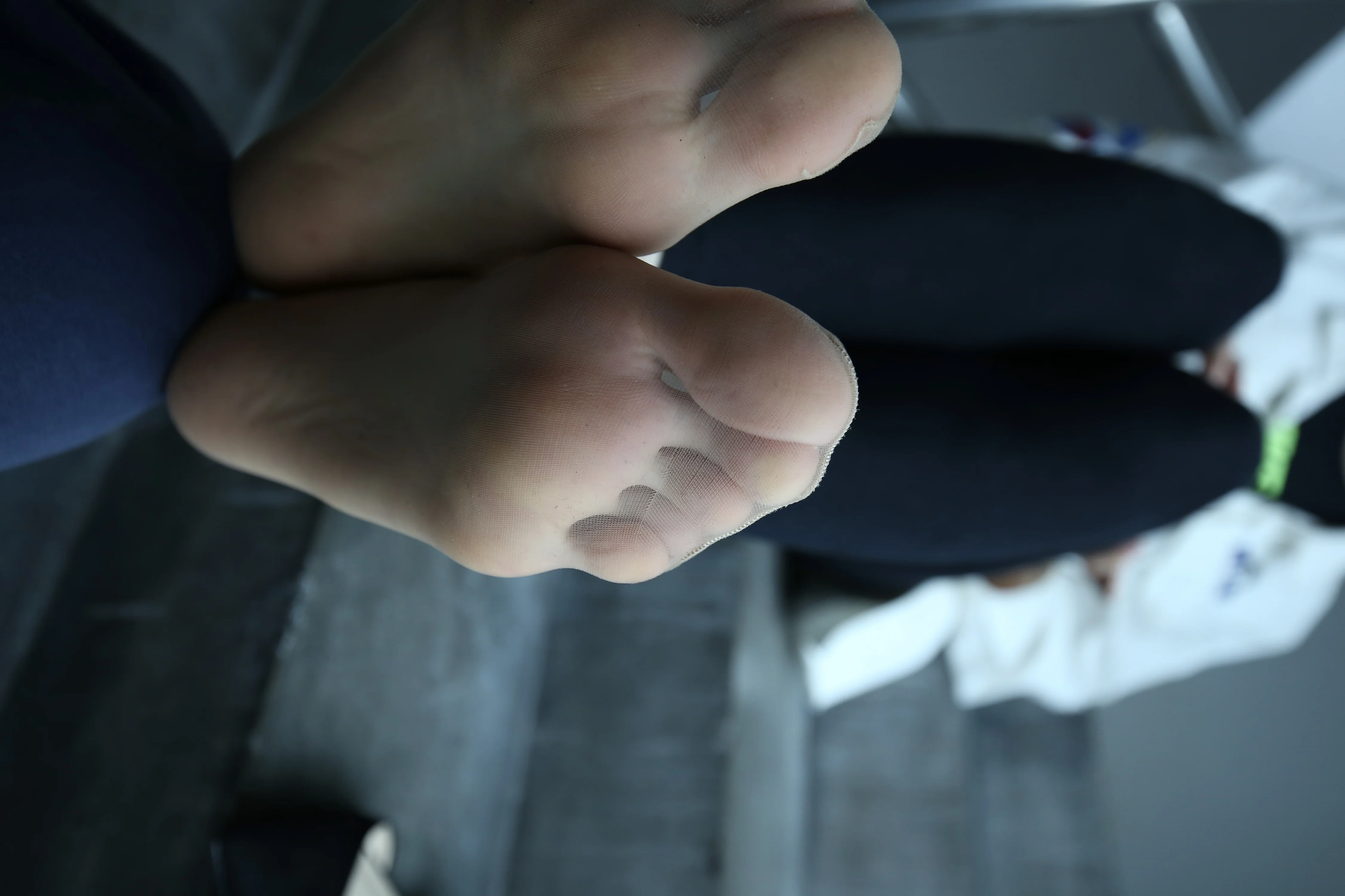 大西瓜爱牙膏·衬黑长裤